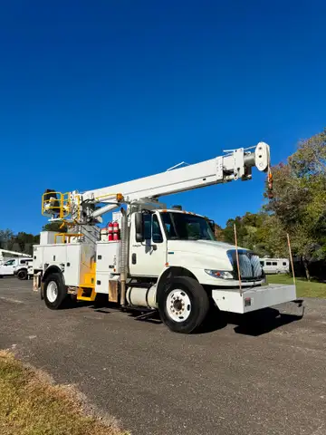 2014 International 4300 Crane