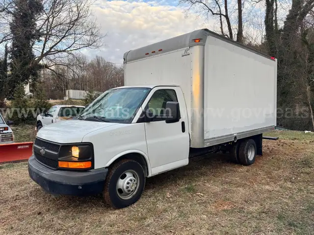 2015 Chevrolet Express Box Van
