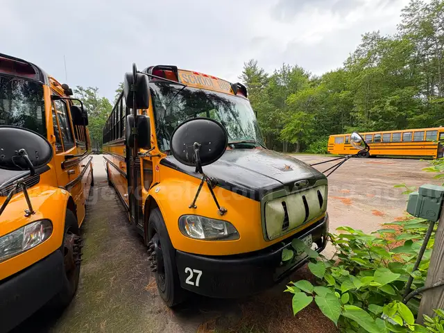 2015 Freightliner B2 Bus Chassis