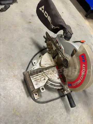 10&#x22; Delta Machinery, Inc. Compound Miter Saw