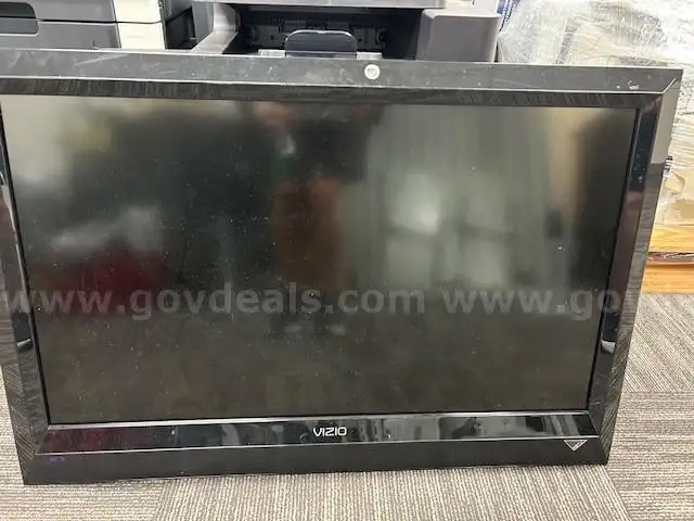 Lot of Display bundle: Vizio 24&#x22; flat screen, bracket, mounts + Dell monitor