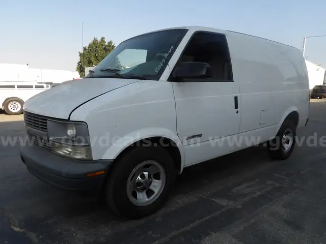 2001 Chevrolet Astro Cargo Van 2WD