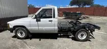 1998 Toyota Hilux 2,4D LDV Poni Bakkie &#x26; 1 ton Poni Box Trailer.
