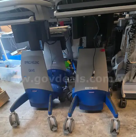 LOTS OF 6 HOWARD MEDICAL E-CARTS  LOT OF 3 FLO 1750 MOBILE WORK STATION