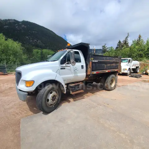 2000 Ford F-750