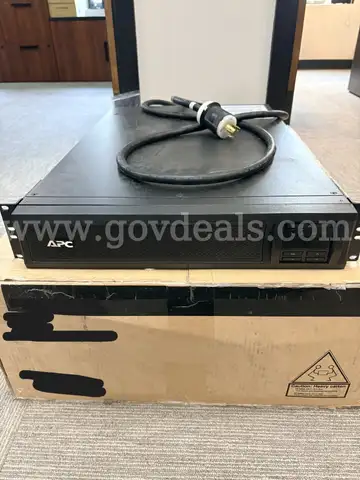 APC Smart UPS- Model SMX3000RMLV2UNC