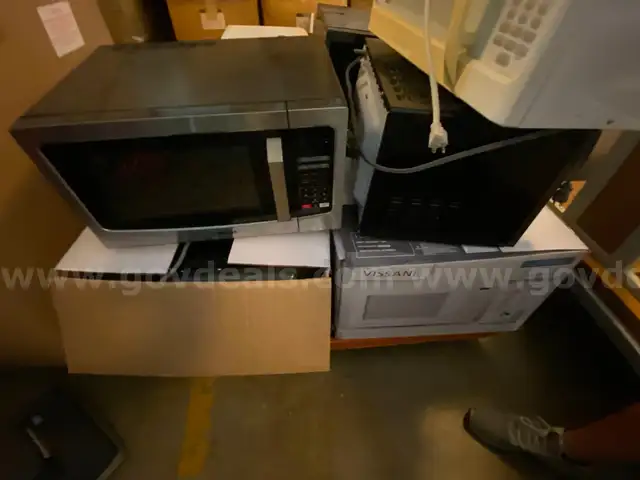 Approx. (8) Microwaves &#x26; (2) Popcorn Machines