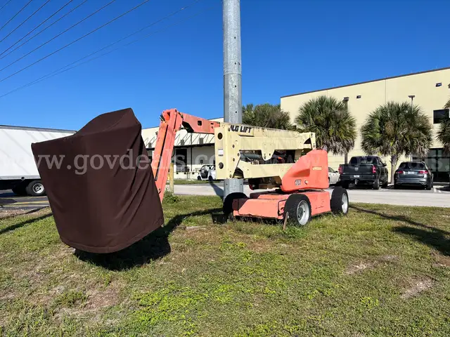 One (1) JLG 450 Articulated Boom Lift (Not Tested)