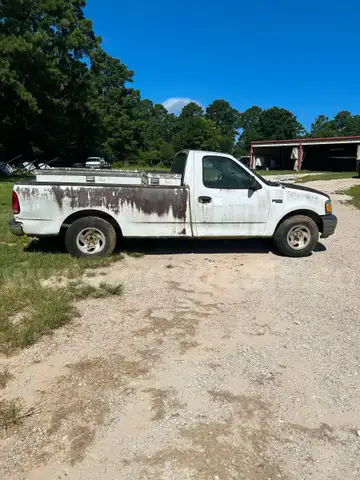 2002 Ford F-150 XL Long Bed 2WD