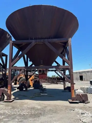 Bulk Material Handling Round Hopper