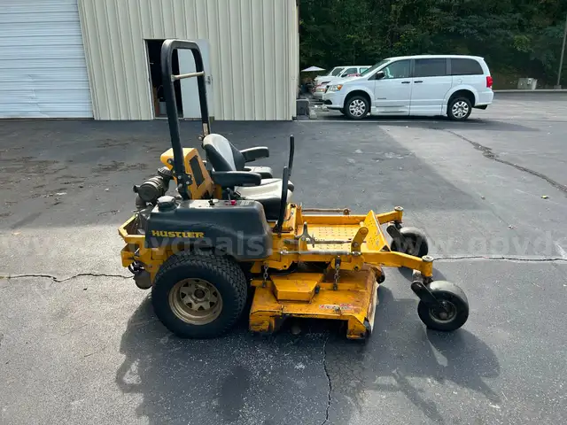 Hustler Super Z 60in Zero-Turn Lawnmower