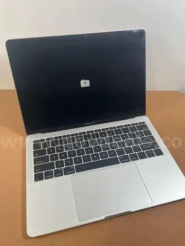 Silver MacBook Pro 2017 - 13 inch