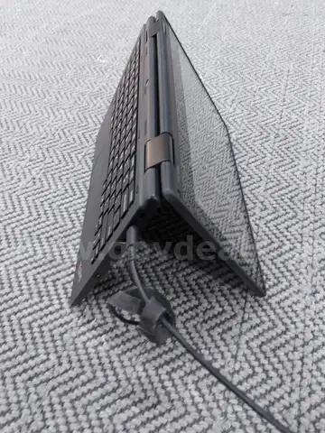 Lot of ( 100 ) Lenovo laptops.