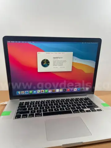 Lot of ( 40 ) Apple MacBook Pro