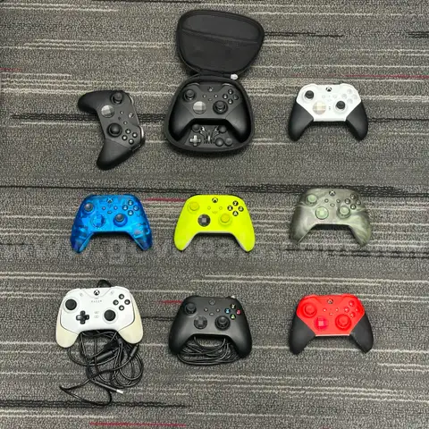 Lot of Gaming Controllers Xbox + Playstation (81 Units)