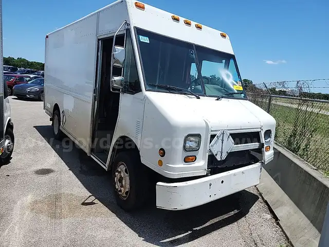 1998 Freightliner MT45 Chassis