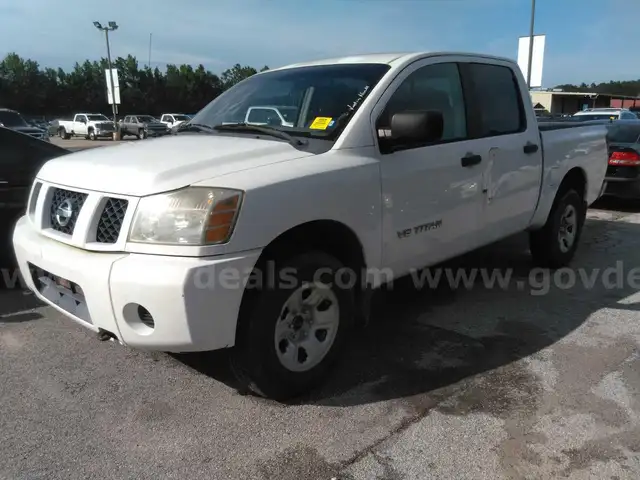 2005 Nissan Titan XE Crew Cab 4WD