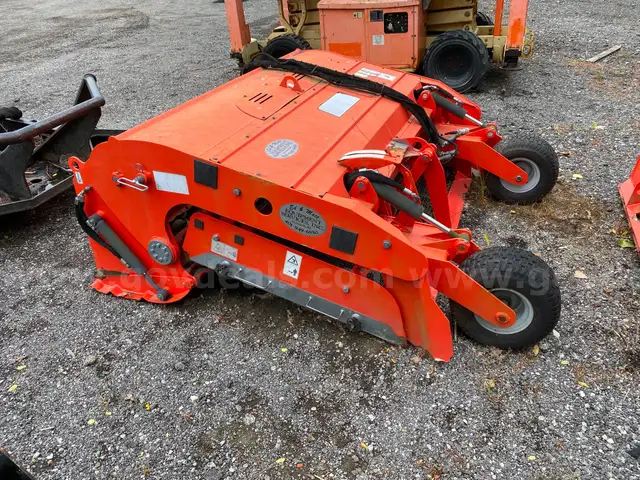 Simex/Bobcat Beach Cleaner