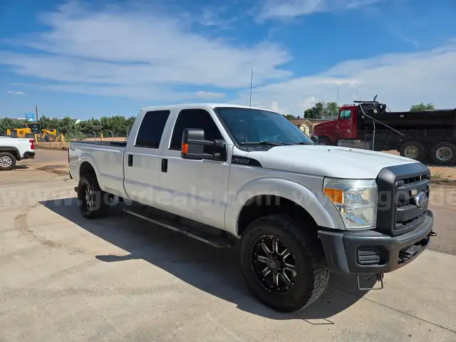 2015 Ford F-350 SD XLT Crew Cab Long Bed 4WD 6.7 diesel+