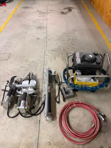 Lot of Amkus Hydraulic Extraction Tools