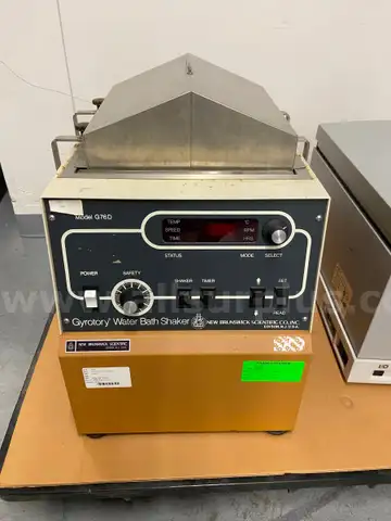 New Brunswick Scientific G76D Water Bath
