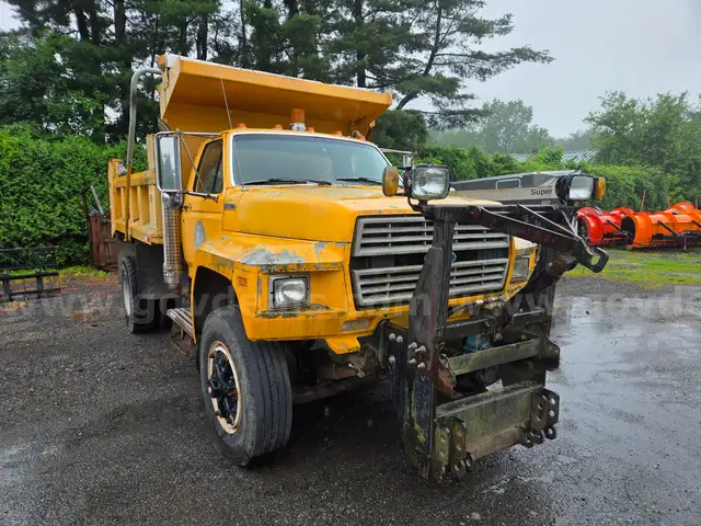 1995 Ford F800