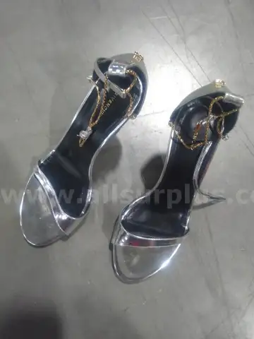 GIVENCHY Silver heels Size 38