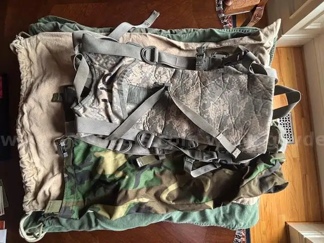 U.S. Military Surplus Lot – Laundry Bags, Backpack & MOLLE Hydration Carriers | Shipping Available