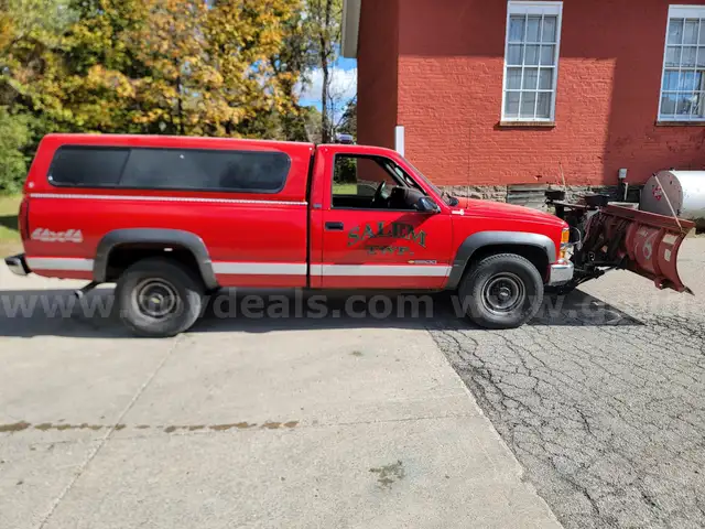 1996 Chevrolet C/K 3500 Pickup Truck w/ Plow &#x26; Cap