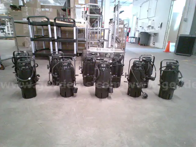 Theater Lighting ETC Source Four Leko Bodies (750w) w/ Twist Lock Plug  (Lot of 20)