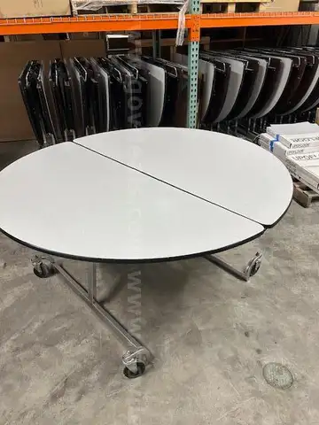 Folding Circular Lunch Tables (Lot of 8)
