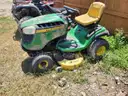 JOHN DEER E D130