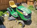 JOHN DEER E D130
