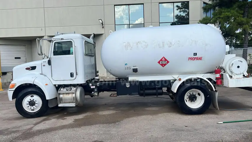 2010 Peterbuilt 335 Propane tank Truck