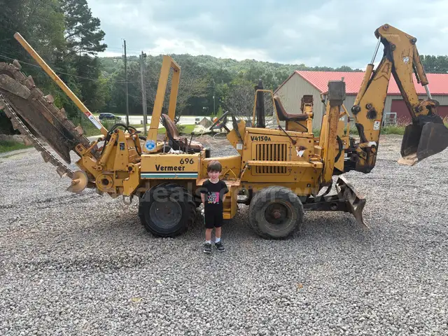 2002 Vermeer V4150A Trencher/Backhoe