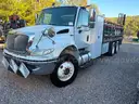 2012 International DuraStar 4400 Flatbed with Liftgate