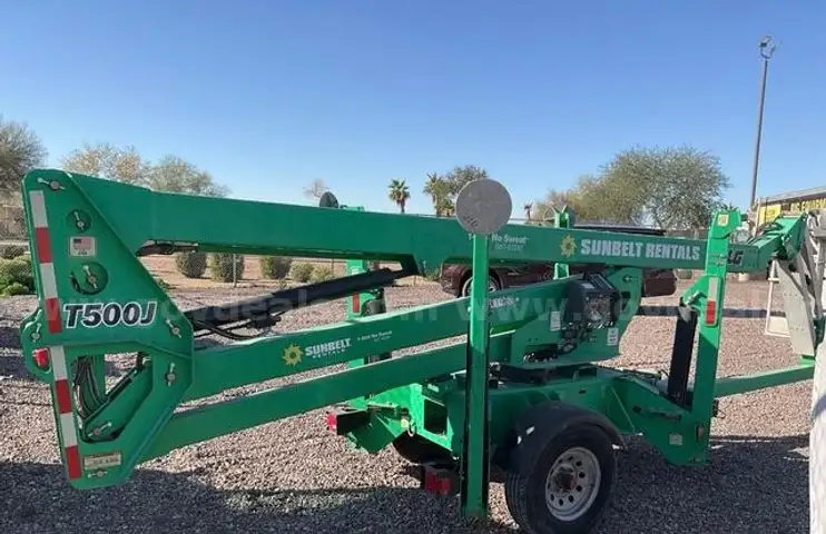 JLG T500J Towable Articulating Manlift