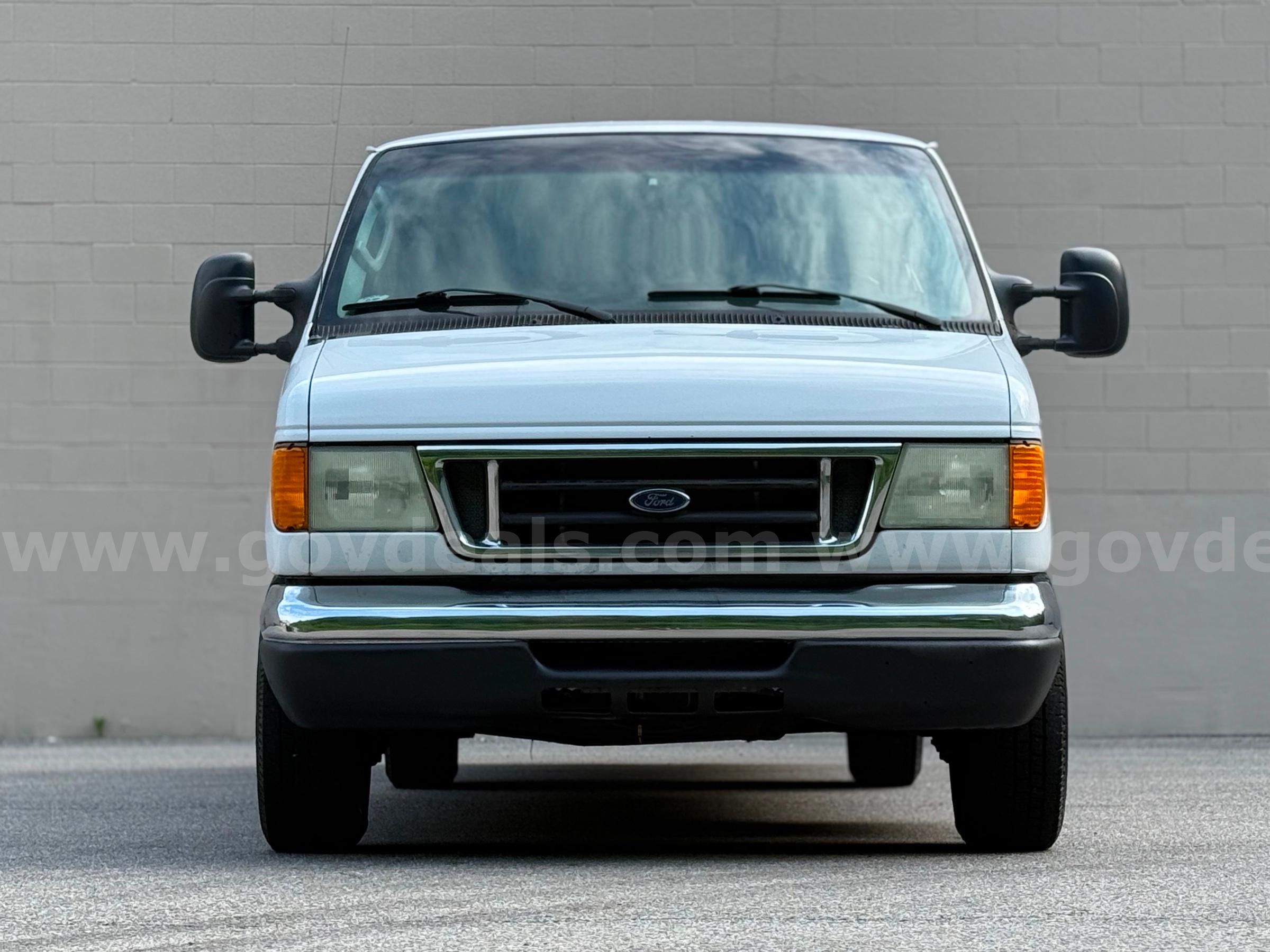 Photo of a 2007 Ford E-350