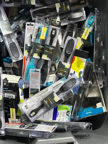 Lot of 255 Reading Lights &#x26; Bookmarks - WILL SHIP