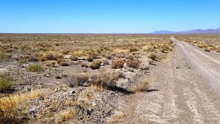 Huge 37ac Scenic -Nevada Desert East of Lovelock-Pershing County NV