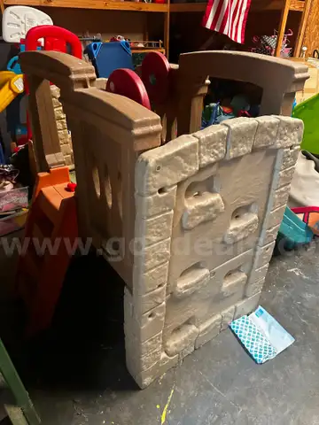 Plastic children&#x27;s slide