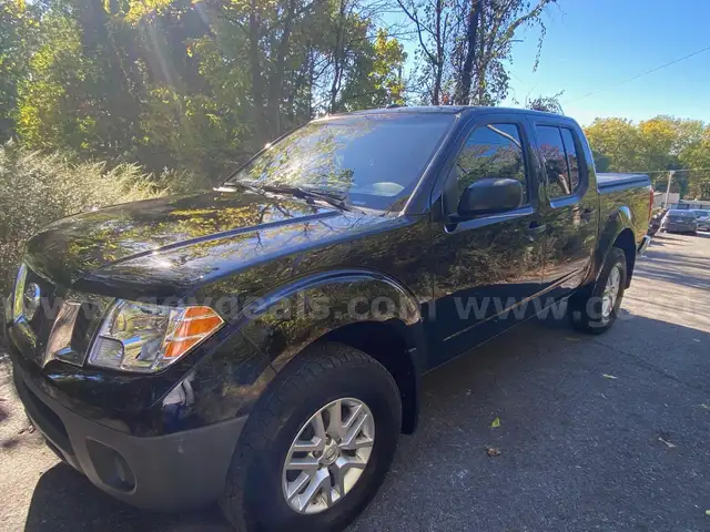 2014 Nissan Frontier SV Crew Cab AUTOMATIC  4WD