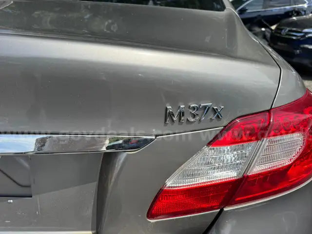 2011 Infiniti M