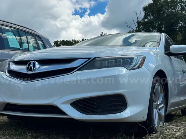 2017 Acura ILX 8-Spd AT w/ AcuraWatch Plus Package