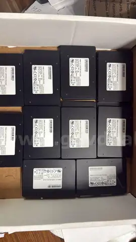 Lot of 20 SAMSUNG PM963 2.5" 3.84TB SSD (PCIe Gen 3)