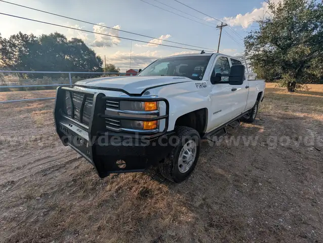 2015 Chevrolet Silverado 2500 HD 4x4 Crew Cab Pickup