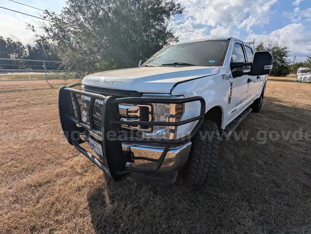 2018 Ford F-350 XLT SD 4x4 Crew Cab Pickup