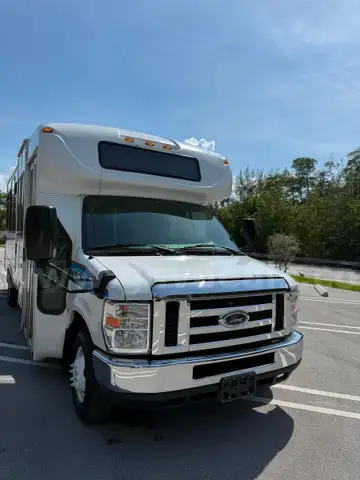 2018 Ford Wheelchair Bus