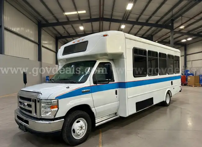 2018 Ford StarCraft Supreme 14/Pass