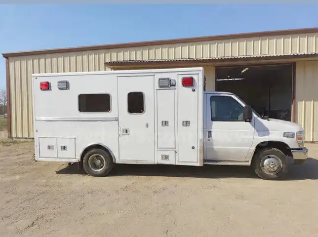 2016 Ford E450 Ambulance